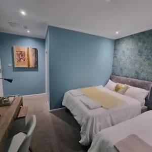 beautifully-furnished-cosy-studio-basement.yorkshirehotels.net/